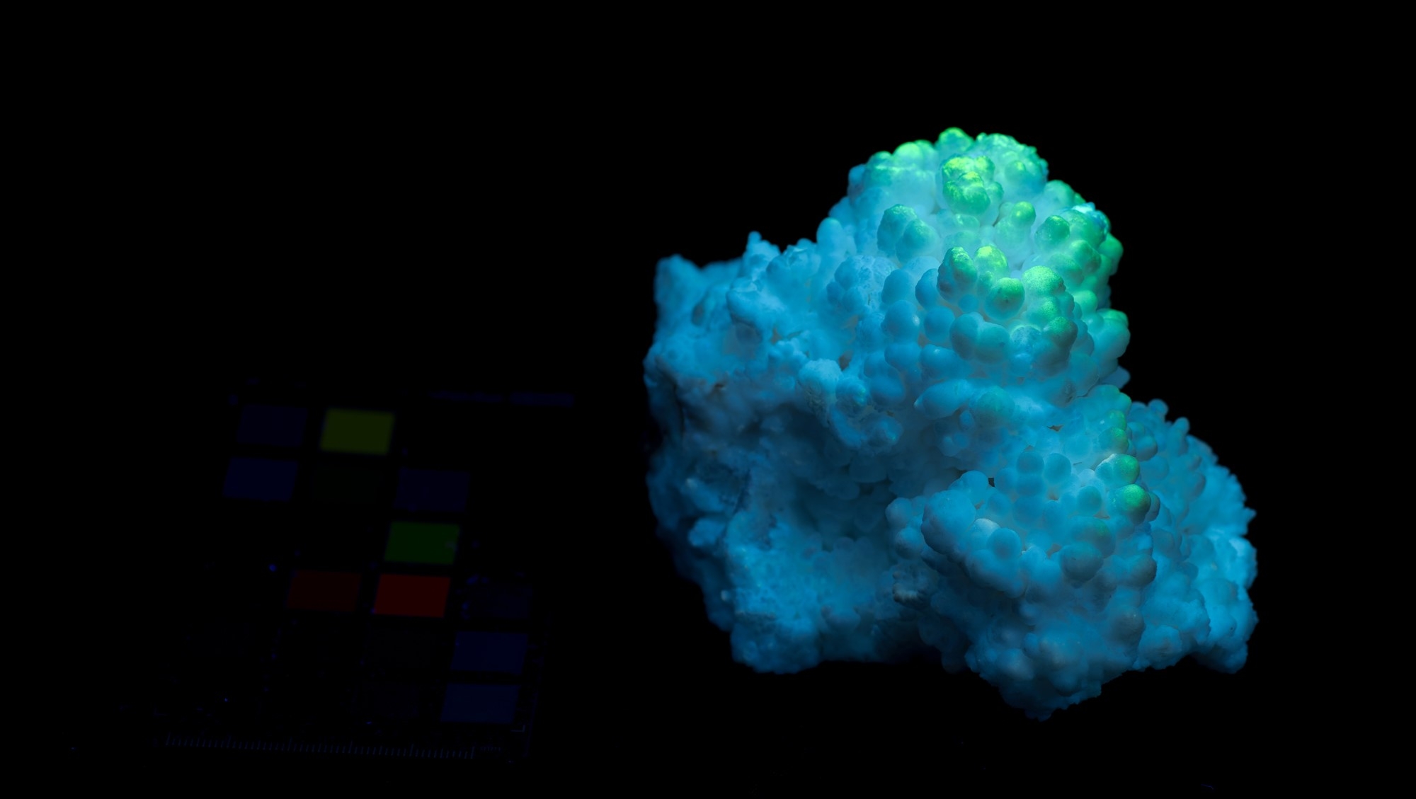 Digitalizace sbírky minerálů – focení pod UV světlem